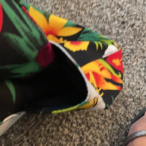 Hawaiian Print Tote Bag - Picture 7 of 15